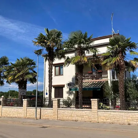 Apartment Ap 2, Nur 500 Meter Zum Zentrum Funtana